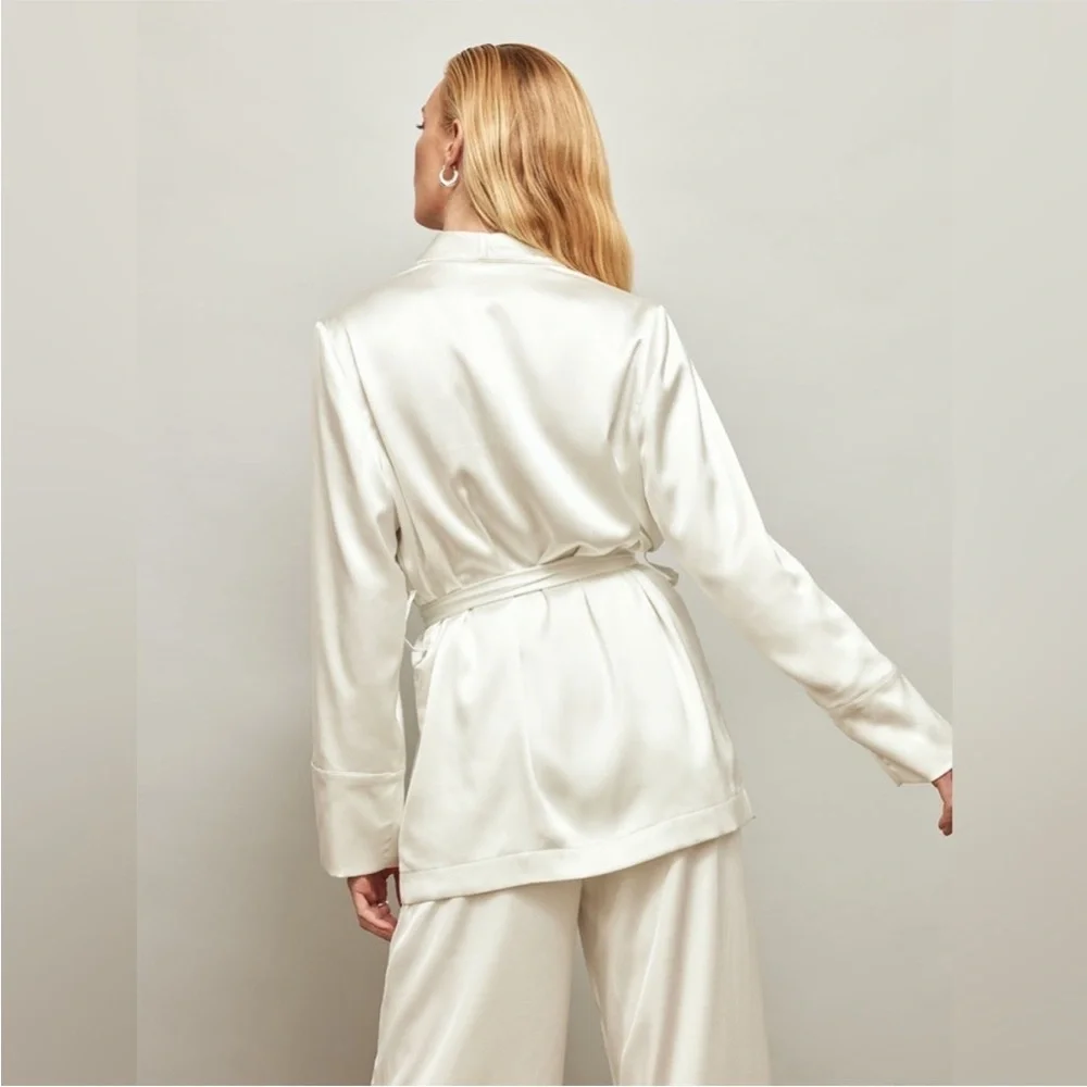 CARBON38 Silk Satin Ivory Smoking jacket size small BNWT brand new w tags - Picture 4 of 7